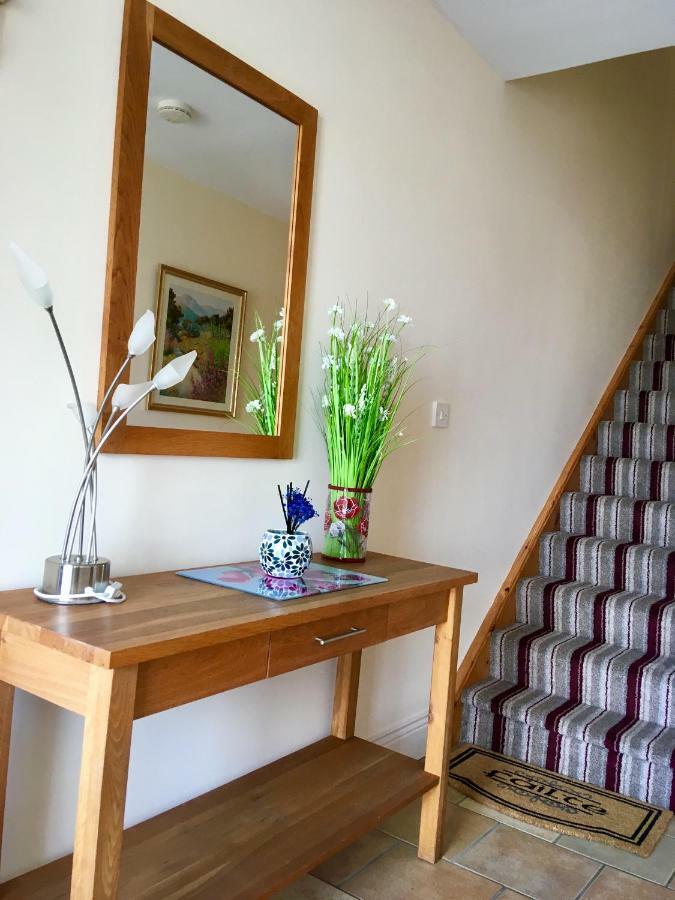Foxglove House Knights Town Екстер'єр фото